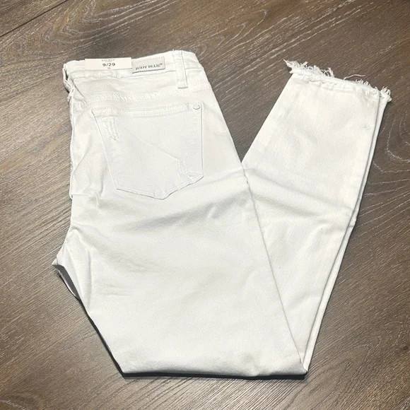 Judy Blue Women's Cropped White Jeans - Picture 1 of 8